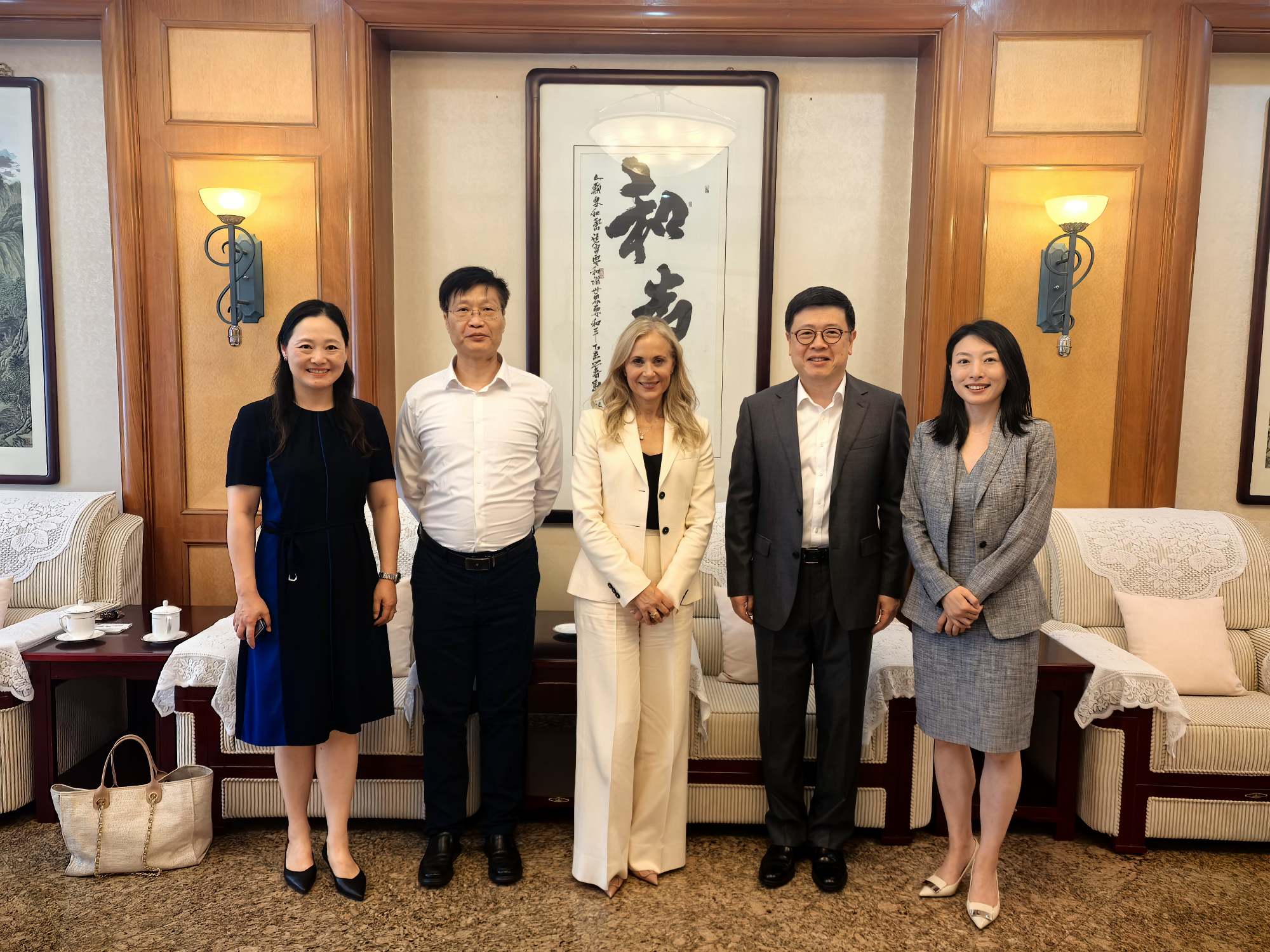 CPIFA Vice President Zou Xiaoli Meets with Vice Chairman and Executive Director of the Paulson Institute Deborah Lehr